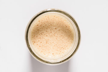 Recipe instruction photo: shake cocktail