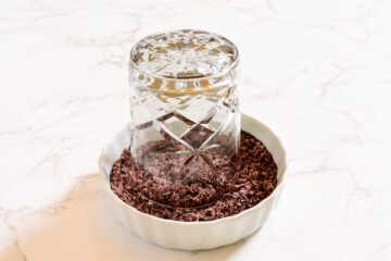 Recipe instruction photo: salt rim with hibiscus sea salt