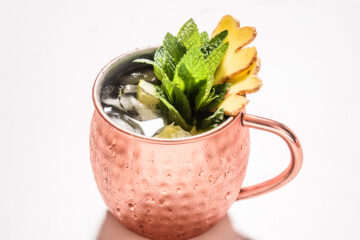 Recipe instruction photo: serve cocktail